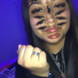 Meet your Posher, Valeria